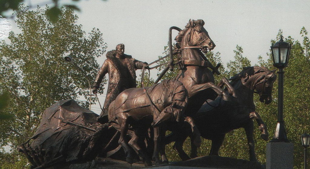 пкио долгопрудный статуи. ленск три коня. памятник тройка лошадей москва. памятники города ленска якутия. памятник ямщикам ленский район.