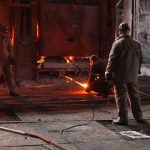 Почему металлургия Украины до сих пор вооружает и кормит ВСУ?