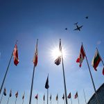 НАТО готовится к располовиниванию: то, что придет ему на смену, России точно не понравится