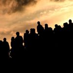 Россию раскачивают по запрещенным брошюрам: борьба с реальностью в новостях недели