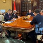 Америка пришла к Лукашенко с протянутой рукой