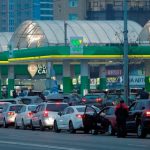 «А нас-то за що»: Россия устроила Украине топливный кризис